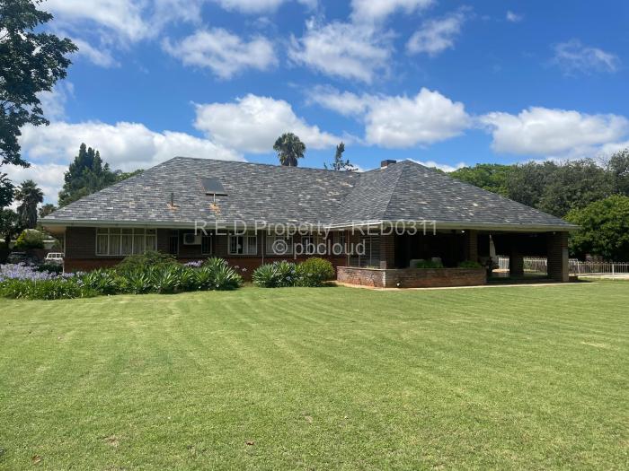 5 Bedroom House for Sale in Suburbs, Bulawayo