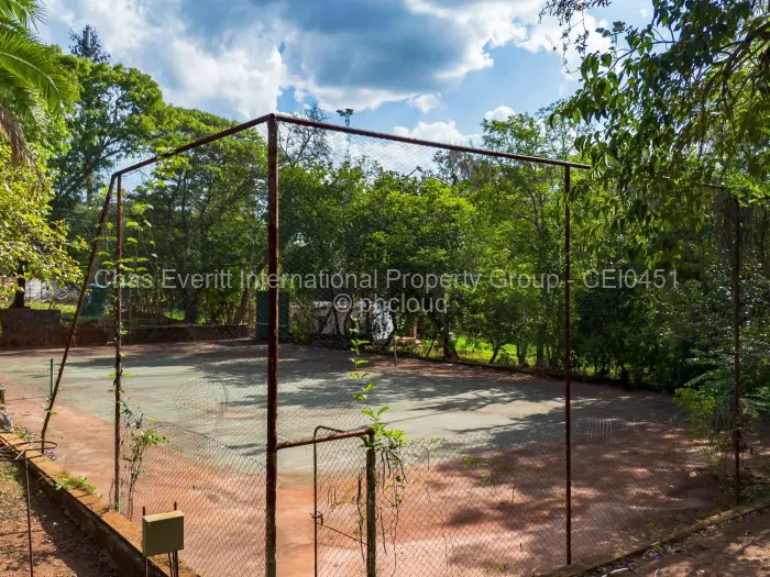 5 Bedroom House for Sale in Chisipite, Harare