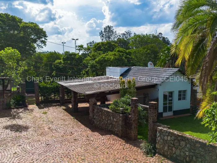 5 Bedroom House for Sale in Chisipite, Harare