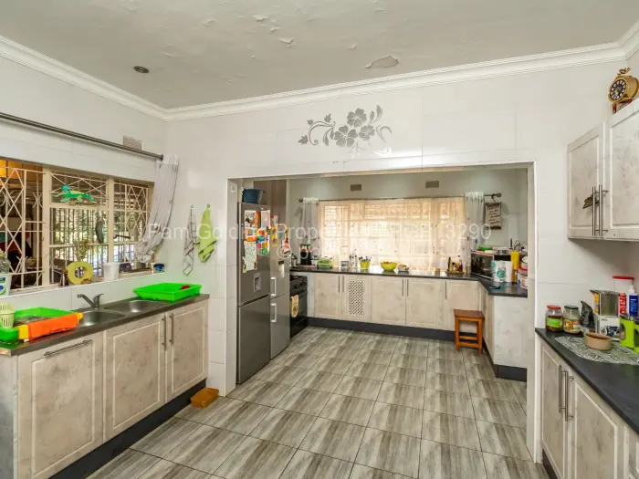 5 Bedroom House for Sale in Eastlea, Harare
