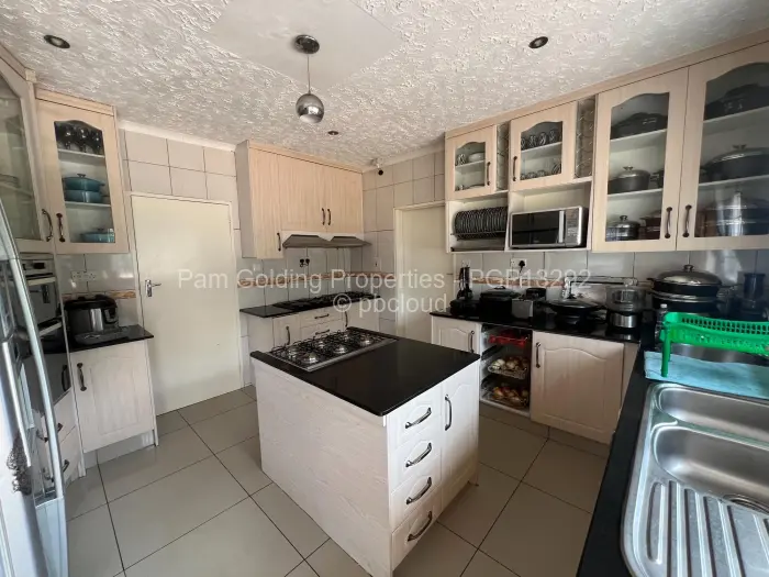 4 Bedroom House to Rent in Greendale