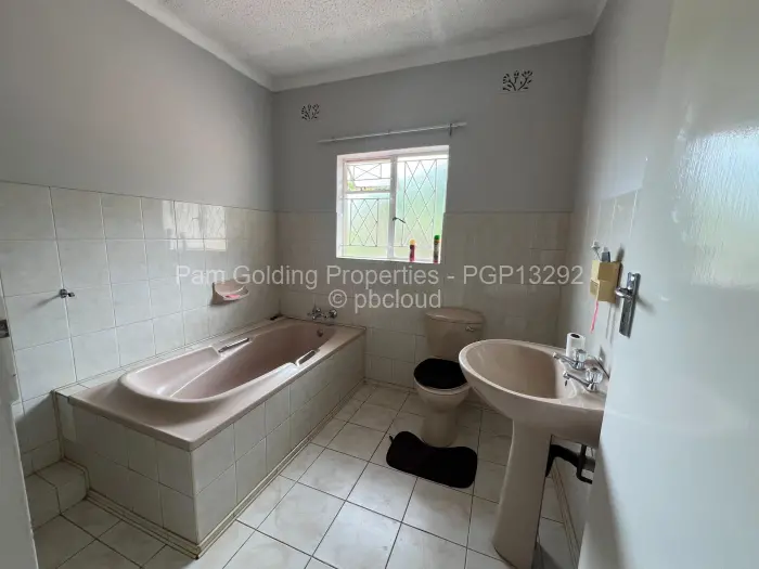 4 Bedroom House to Rent in Greendale