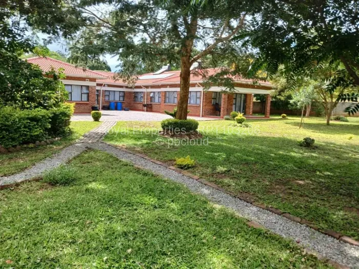 5 Bedroom House to Rent in Helensvale, Harare
