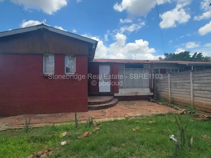 4 Bedroom House for Sale in Paddonhurst, Bulawayo