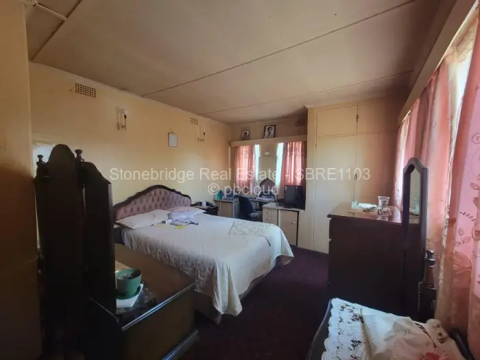 4 Bedroom House for Sale in Paddonhurst, Bulawayo