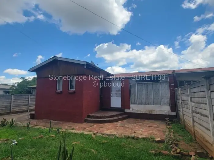 4 Bedroom House for Sale in Paddonhurst, Bulawayo
