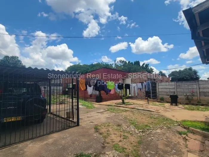 4 Bedroom House for Sale in Paddonhurst, Bulawayo