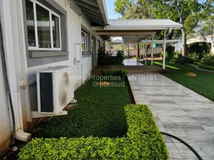 5 Bedroom House to Rent in Greystone Park, Harare