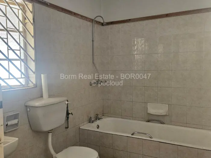 4 Bedroom House for Sale in Bluff Hill, Harare