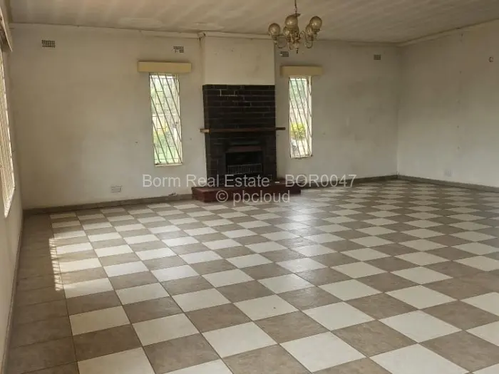 4 Bedroom House for Sale in Bluff Hill, Harare