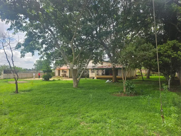 4 Bedroom House for Sale in Bluff Hill, Harare