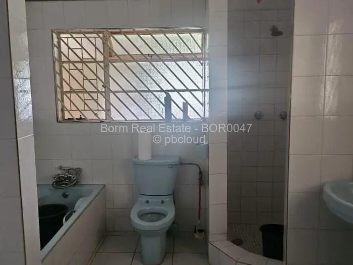 4 Bedroom House for Sale in Bluff Hill, Harare