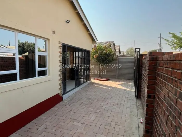 3 Bedroom House to Rent in Chitungwiza, Chitungwiza