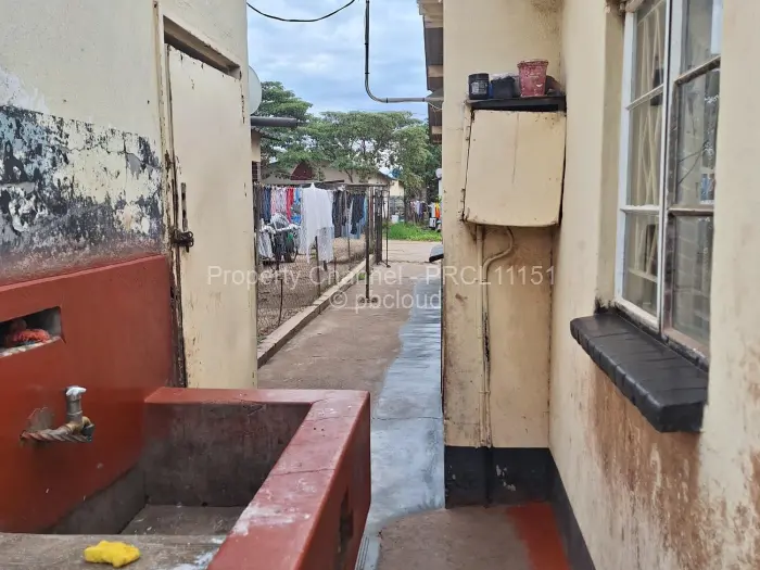 4 Bedroom House for Sale in Glen View, Harare