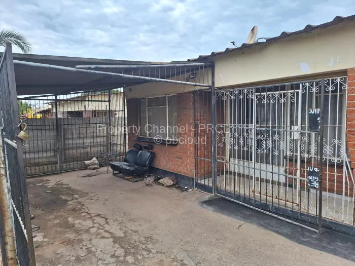 4 Bedroom House for Sale in Glen View, Harare