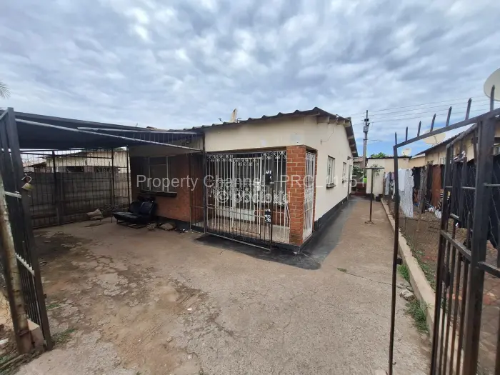 4 Bedroom House for Sale in Glen View, Harare