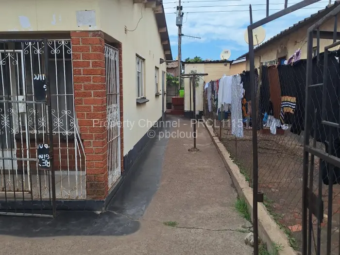 4 Bedroom House for Sale in Glen View, Harare