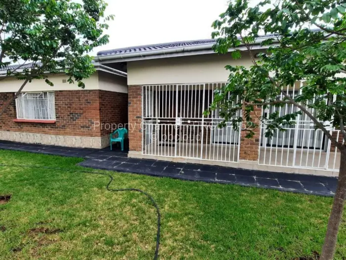 4 Bedroom House for Sale in Parklands, Bulawayo
