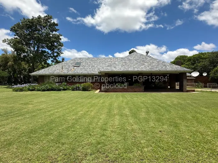 5 Bedroom House for Sale in Suburbs, Bulawayo