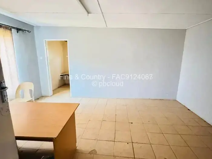 Warehouse/Industrial to Rent in Waterfalls, Harare