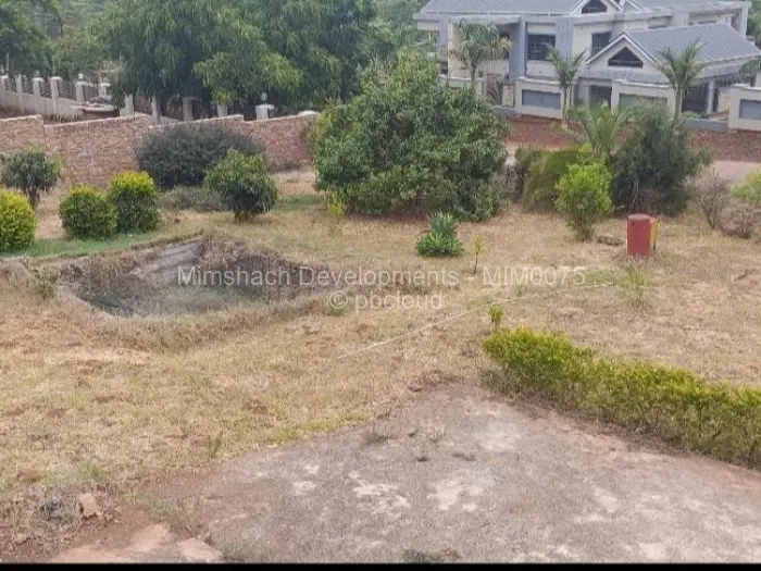 6 Bedroom House for Sale in Carrick Creagh Estate, Harare