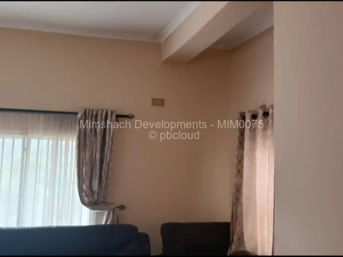 6 Bedroom House for Sale in Carrick Creagh Estate, Harare