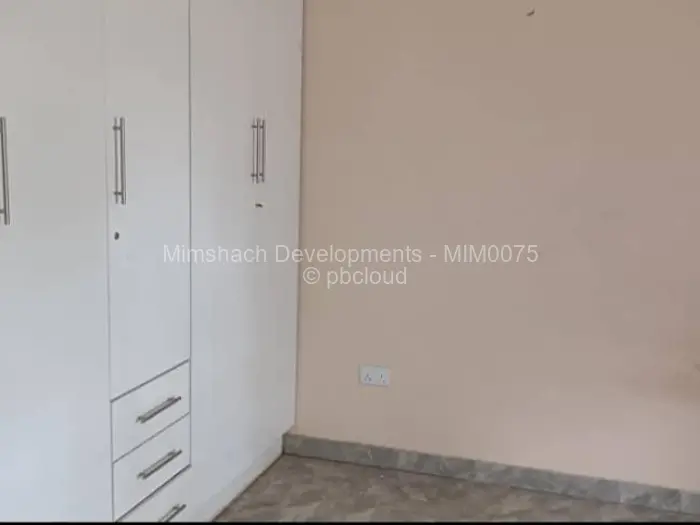 6 Bedroom House for Sale in Carrick Creagh Estate, Harare