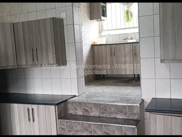 6 Bedroom House for Sale in Carrick Creagh Estate, Harare