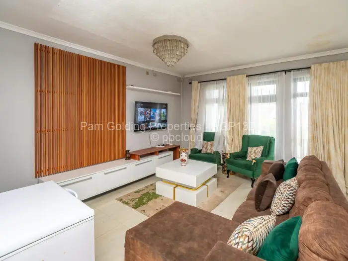 Townhouse/Cluster for Sale in Arlington, Harare