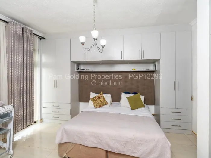 Townhouse/Cluster for Sale in Arlington, Harare