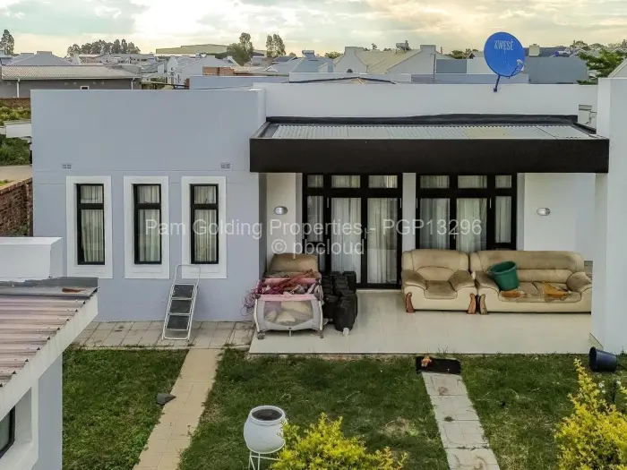 Townhouse/Cluster for Sale in Arlington, Harare