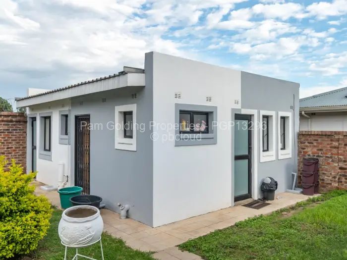 Townhouse/Cluster for Sale in Arlington, Harare