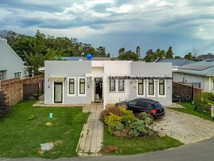 Townhouse/Cluster for Sale in Arlington, Harare