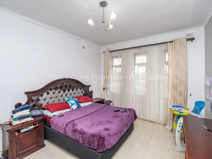 Townhouse/Cluster for Sale in Arlington, Harare