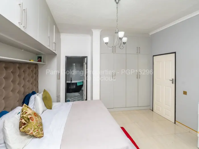 Townhouse/Cluster for Sale in Arlington, Harare