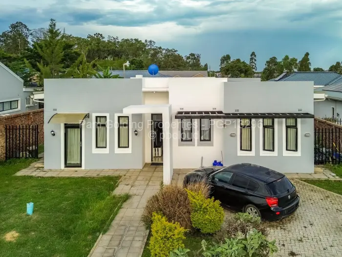 Townhouse/Cluster for Sale in Arlington, Harare