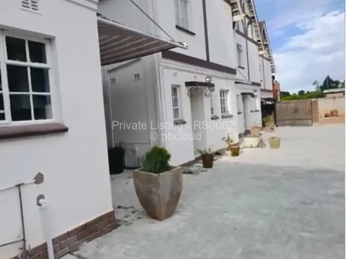 Flat/Apartment to Rent in Borrowdale, Harare