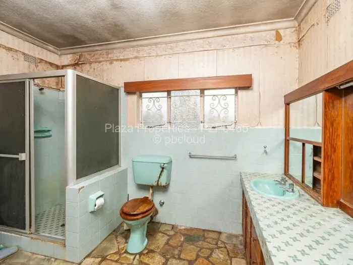 6 Bedroom House for Sale in Hatfield, Harare