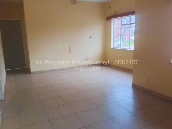 Flat/Apartment to Rent in Mabelreign, Harare