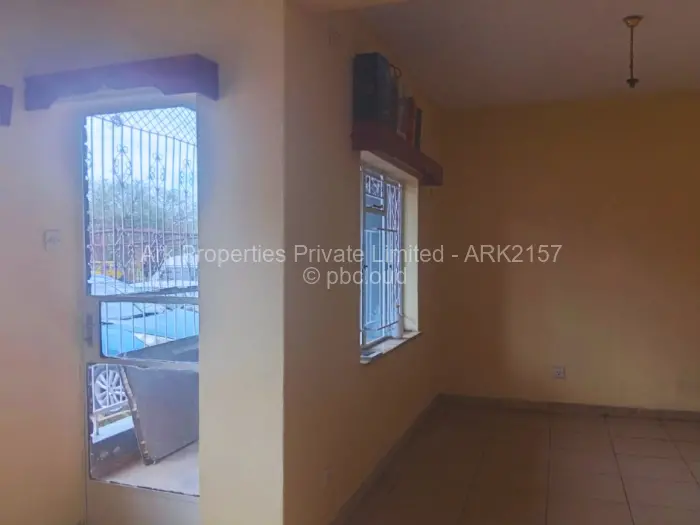 Flat/Apartment to Rent in Mabelreign, Harare