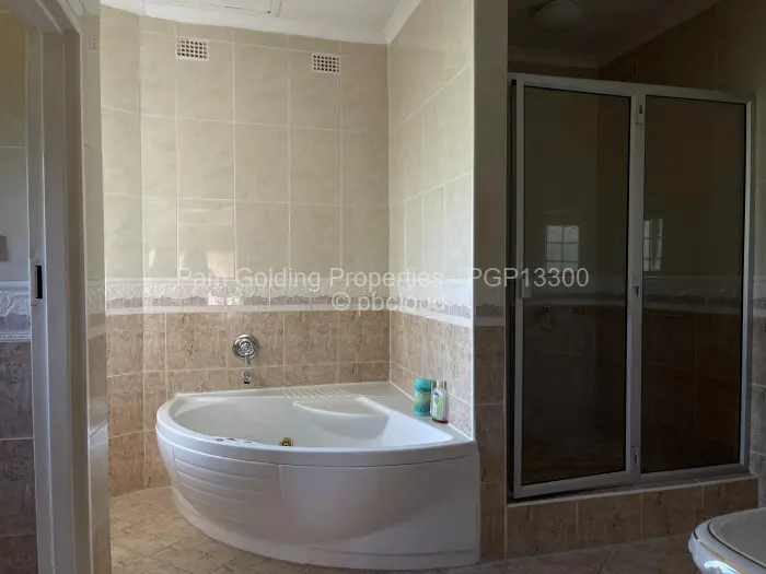 5 Bedroom House to Rent in Borrowdale, Harare