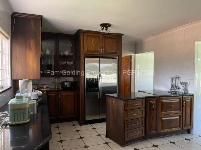 5 Bedroom House to Rent in Borrowdale, Harare