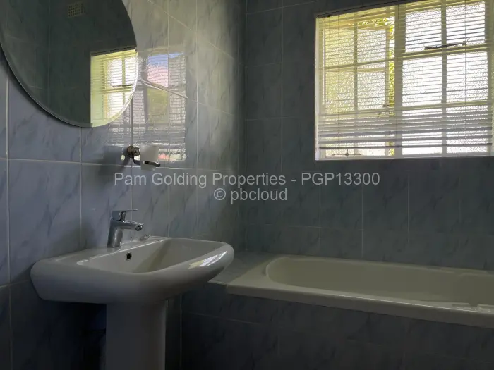 5 Bedroom House to Rent in Borrowdale, Harare