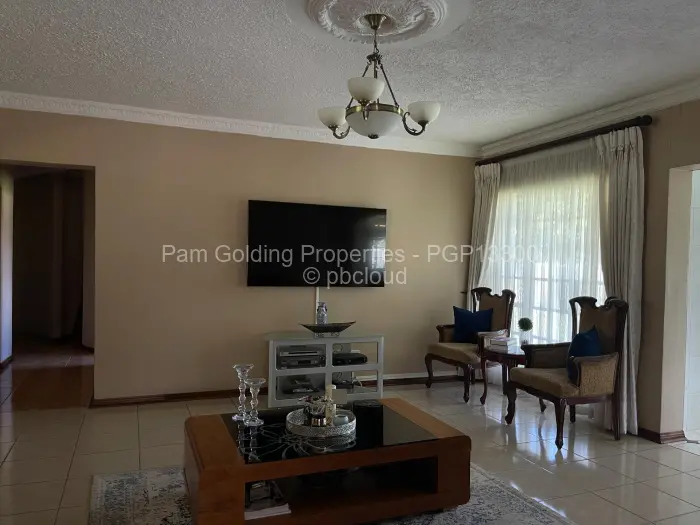 5 Bedroom House to Rent in Borrowdale, Harare