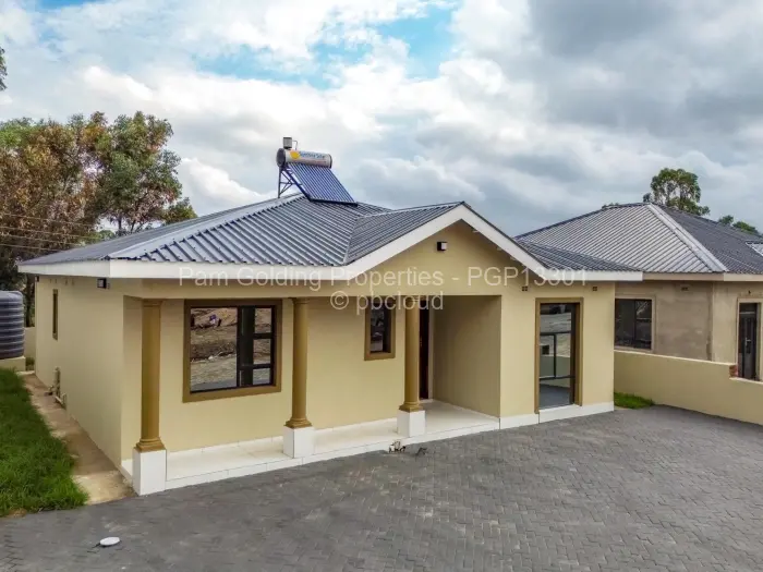 Townhouse/Cluster for Sale in Arlington, Harare