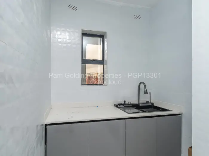 Townhouse/Cluster for Sale in Arlington, Harare