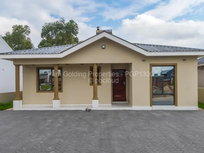 Townhouse/Cluster for Sale in Arlington, Harare