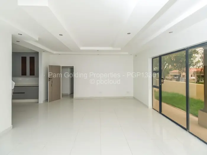 Townhouse/Cluster for Sale in Arlington, Harare