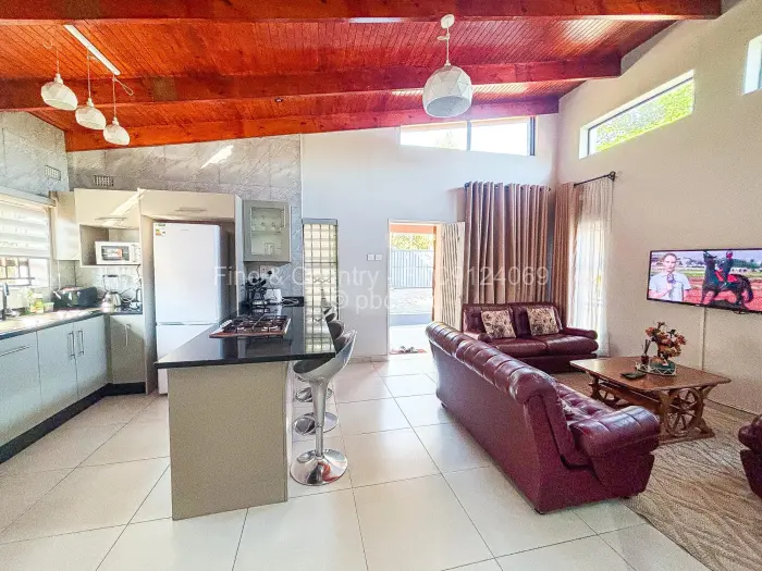 2 Bedroom Cottage/Garden Flat to Rent in Greystone Park