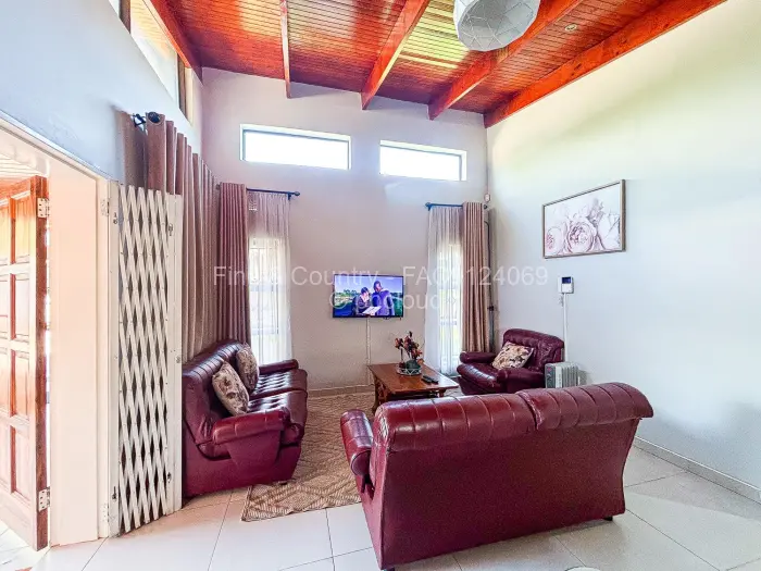 2 Bedroom Cottage/Garden Flat to Rent in Greystone Park